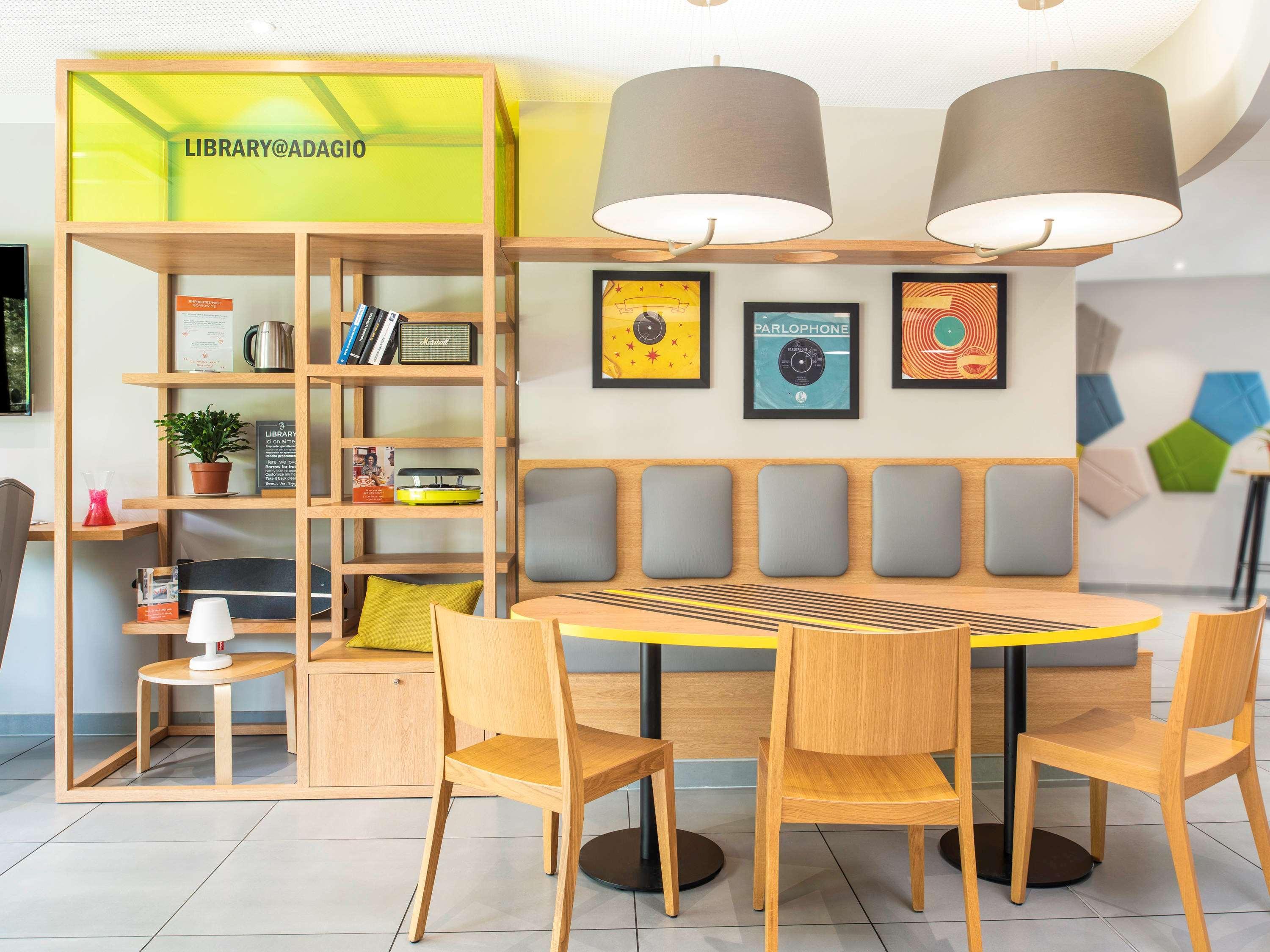 Aparthotel Adagio Access Colombes La Defense Екстериор снимка